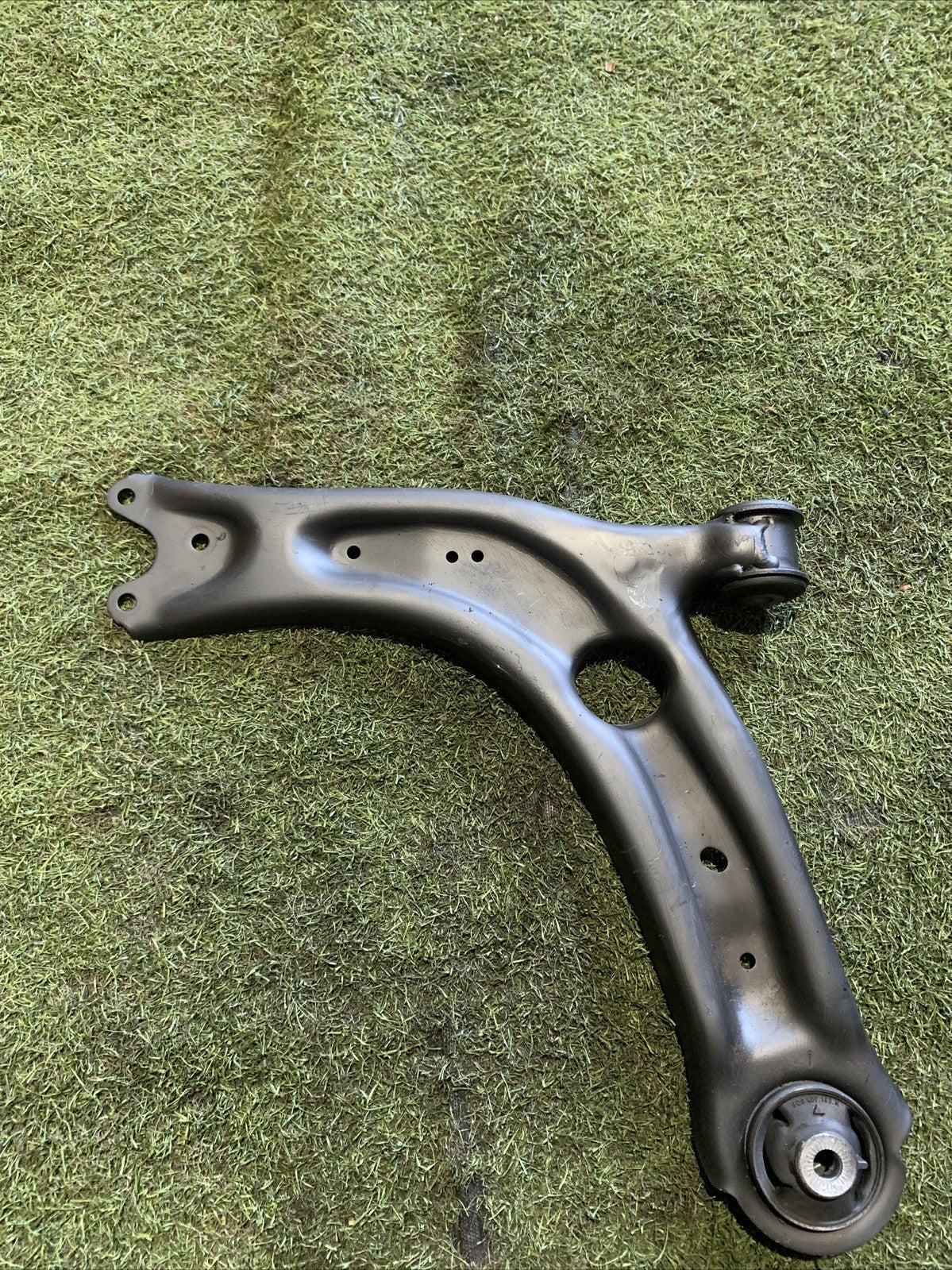 BRACCIO OSCILLANTE ANTERIORE SINISTRO VOLKSWAGEN TIGUAN 2017 1.5 TSI 3Q0407153B