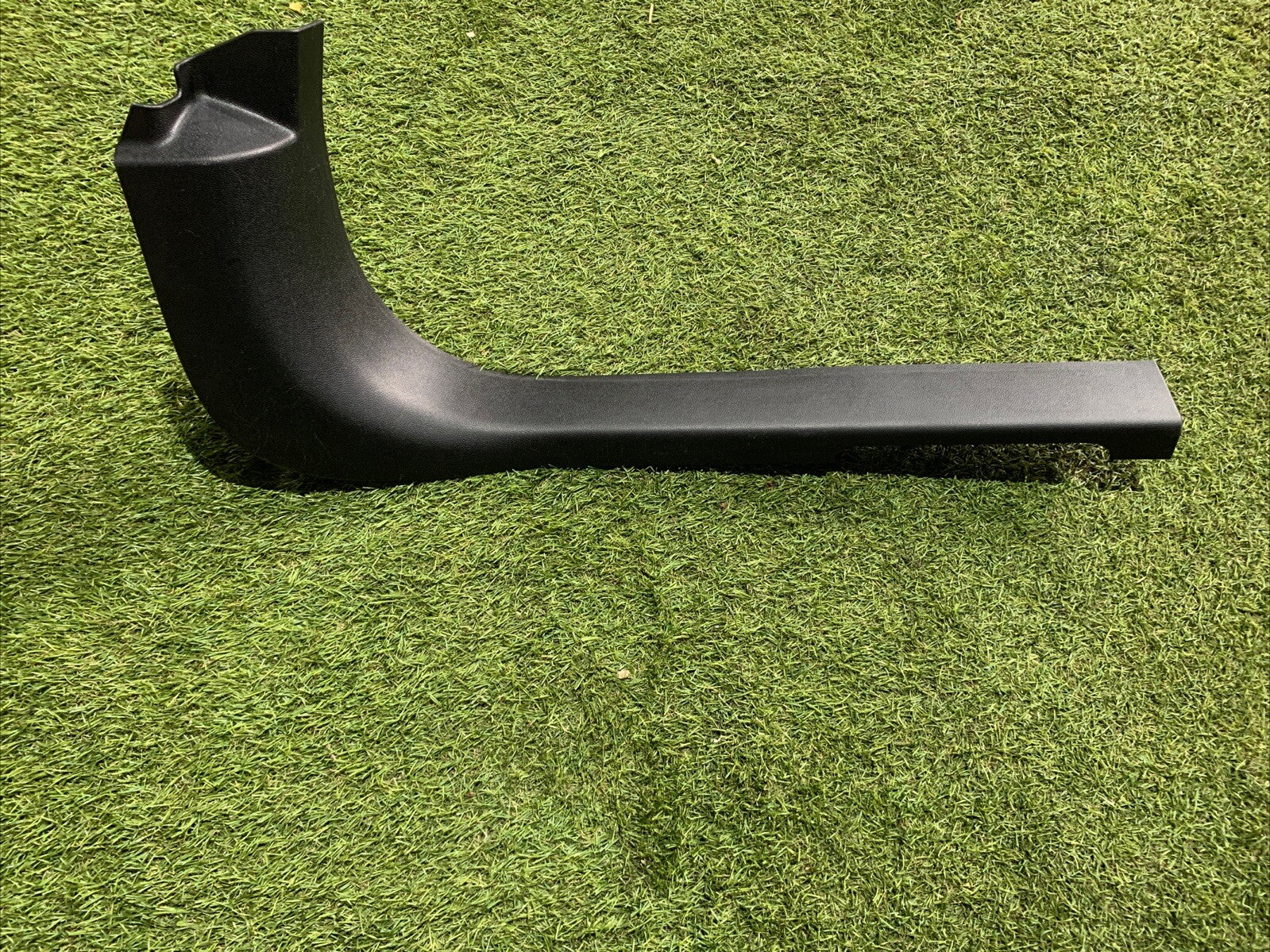 BATTITACCO ANTERIORE DESTRO FORD FIESTA MK7 2019 – H1BB-A13208-A