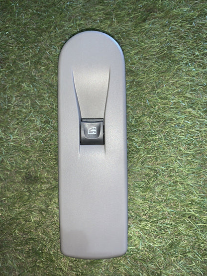 PULSANTIERA ANTERIORE DESTRA DX PER RENAULT Captur Serie 809602454R (13>)