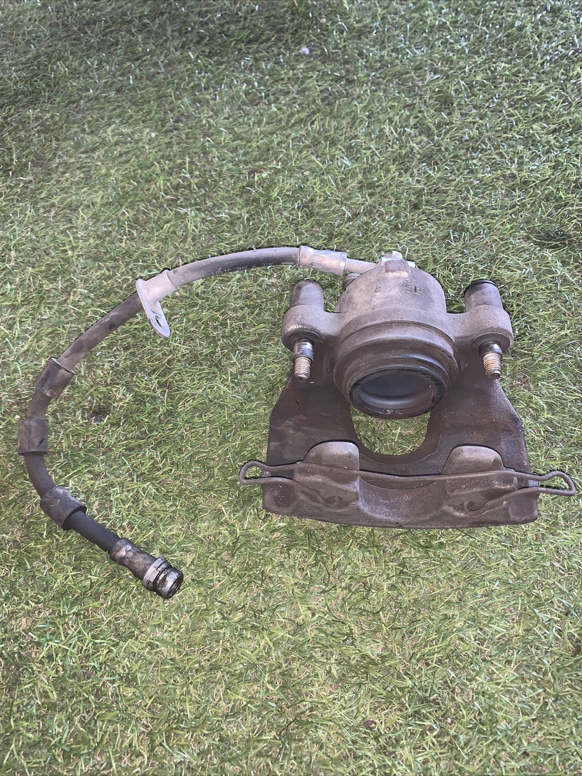 H1BC-2B302-A PINZA FRENO ANTERIORE SINISTRA FORD Fiesta 7° Serie 1.1 Benzina