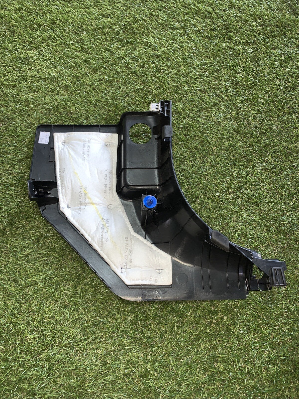 Rivestimento Battitacco Anteriore Sinistro Kia Sportage 2023 85825-R2000