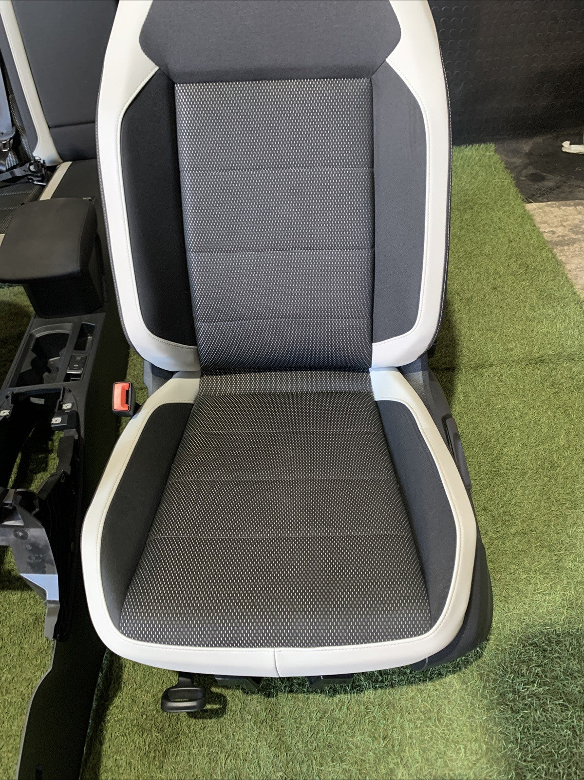 TAPPEZZERIA COMPLETA VOLKSWAGEN T-ROC 