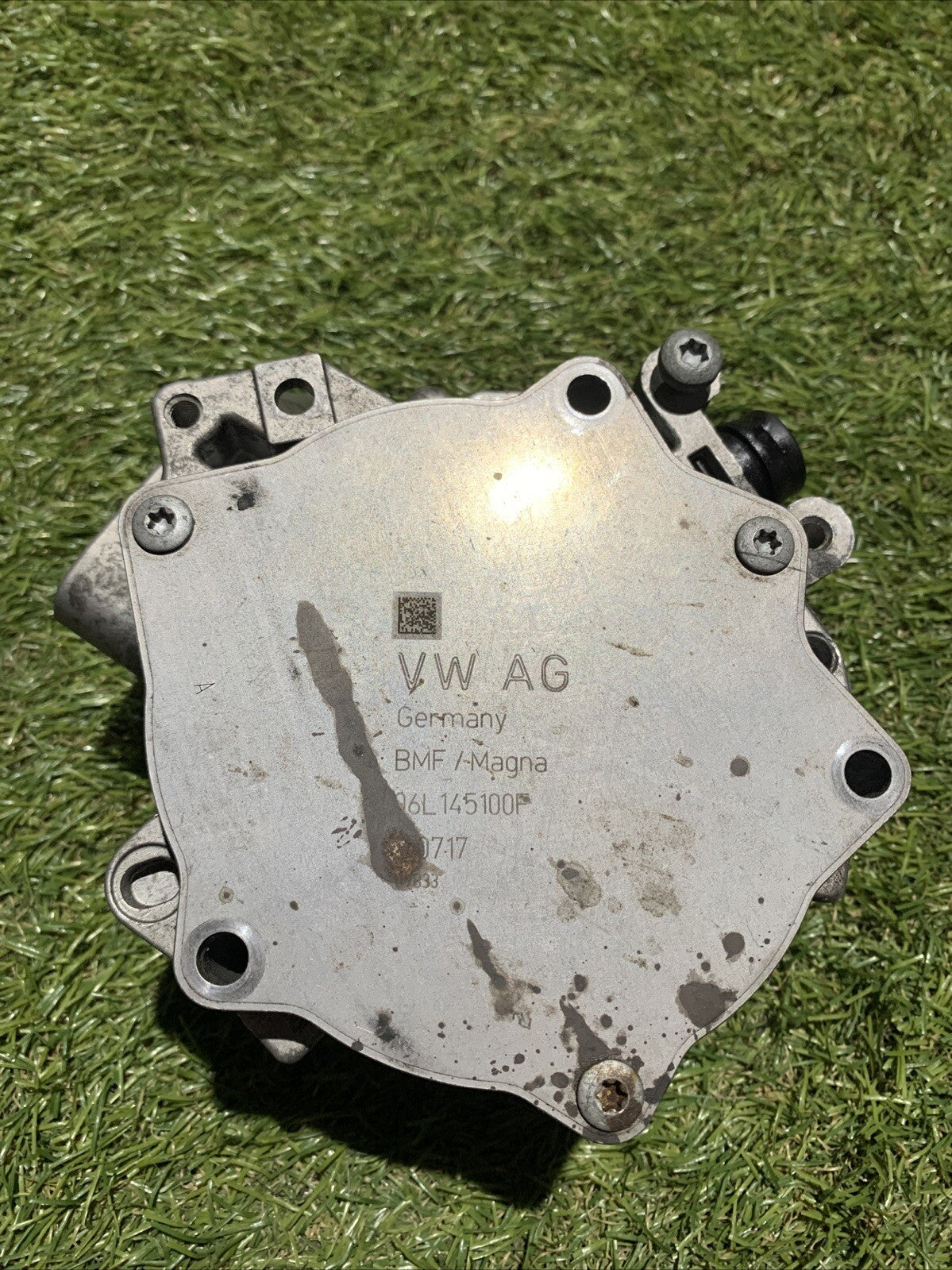 Pompa A Vuoto Volkswagen Golf 7 GTI 245CV 06L145100L (2)