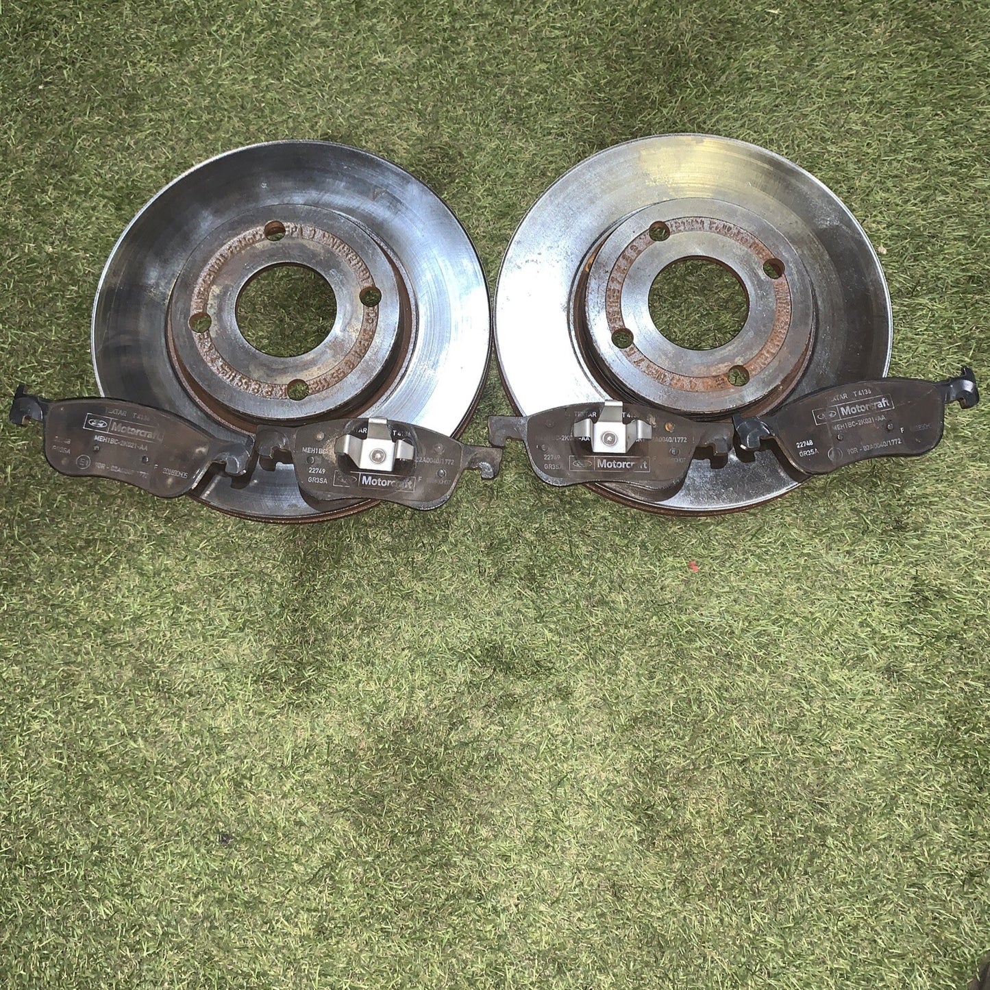 Dischi E Pasticche Posteriori Ford Fiesta 2019 1.0 Benzina Originali 