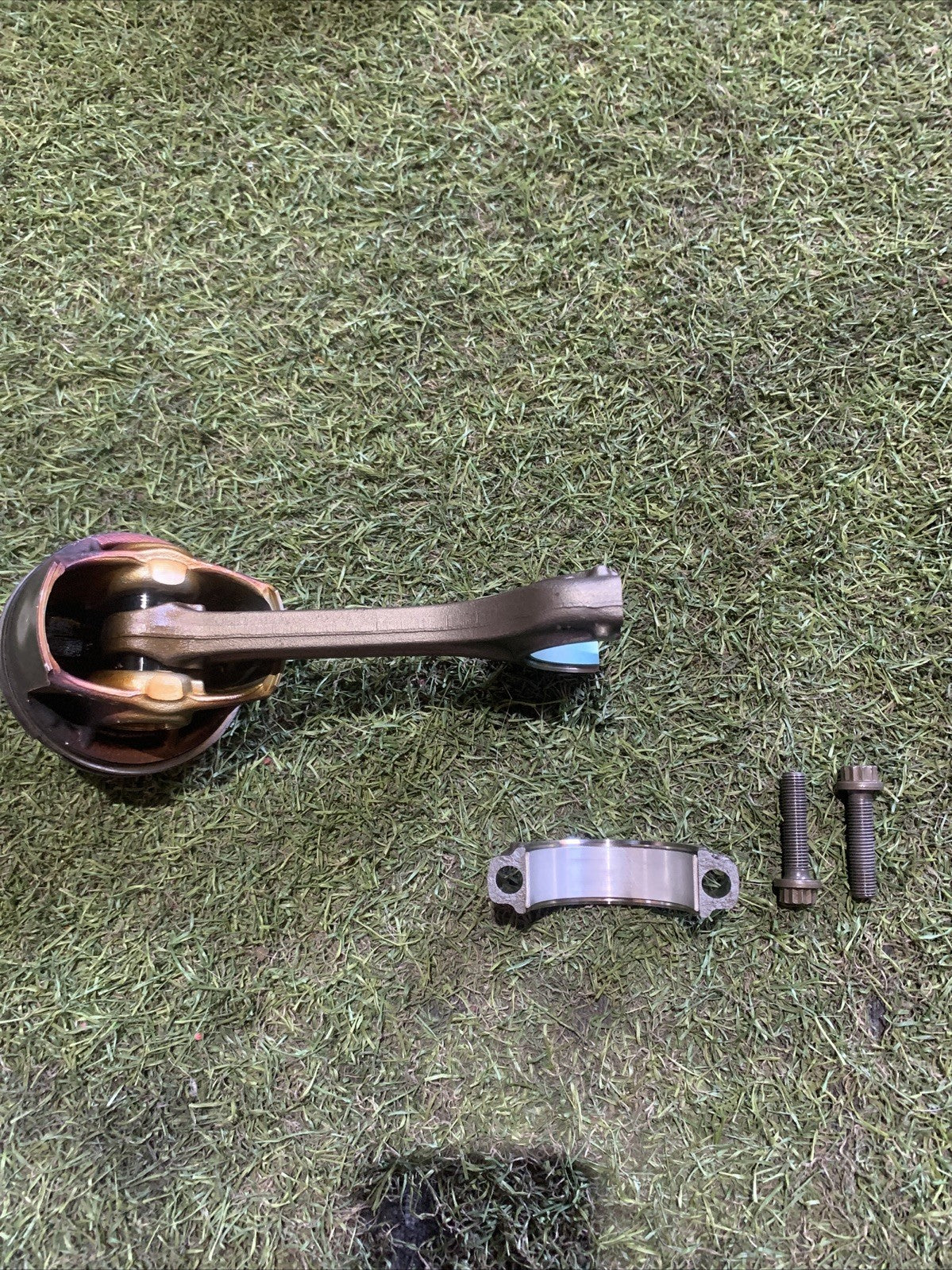 Pistone Motore Volkswagen Polo 2024 1.0 benzina DKL 04C107065AT (2)