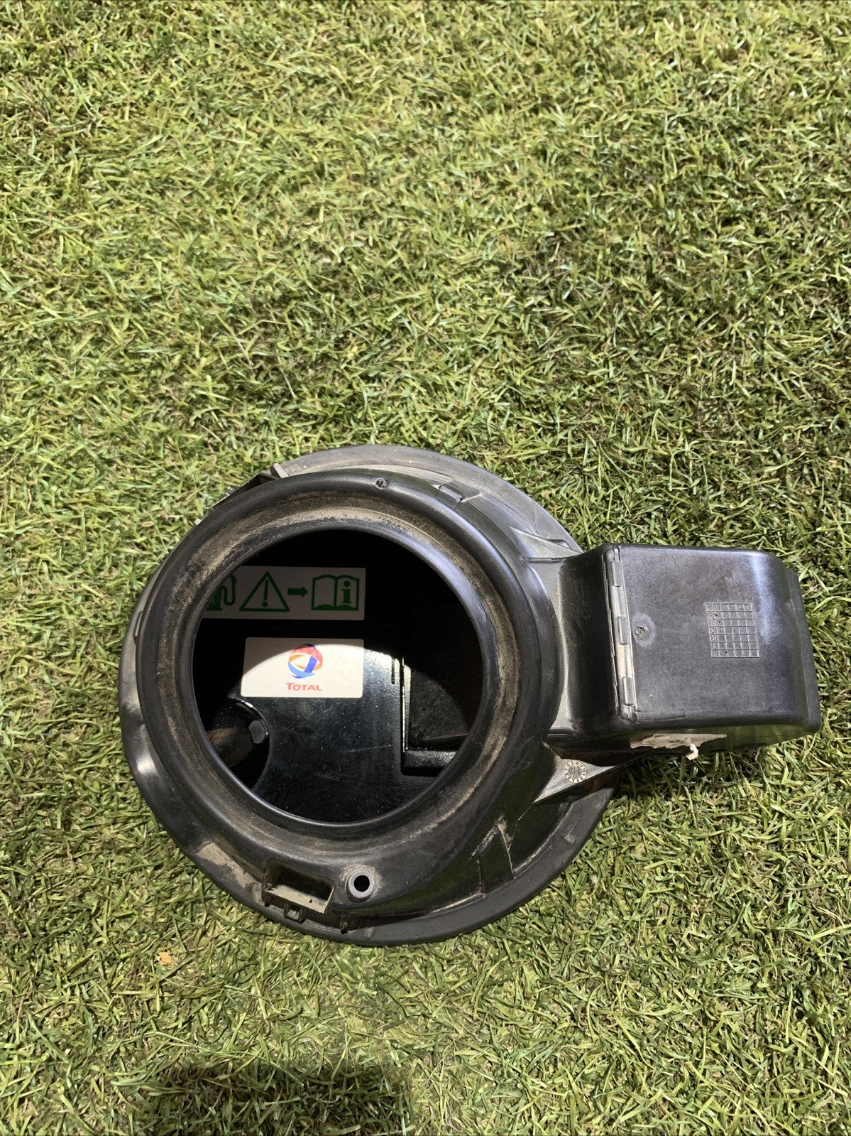 Sportellino Carburante Peugeot 208 2017 1.2 Benzina 96547501