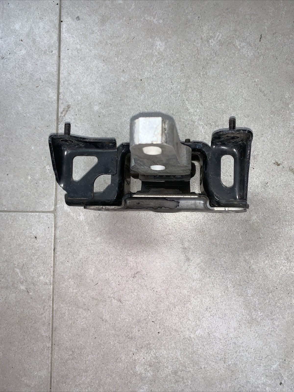 8V51-7M121-AE SUPPORTO MOTORE FORD Fiesta 6° Serie 1.2 BENZINA 2015