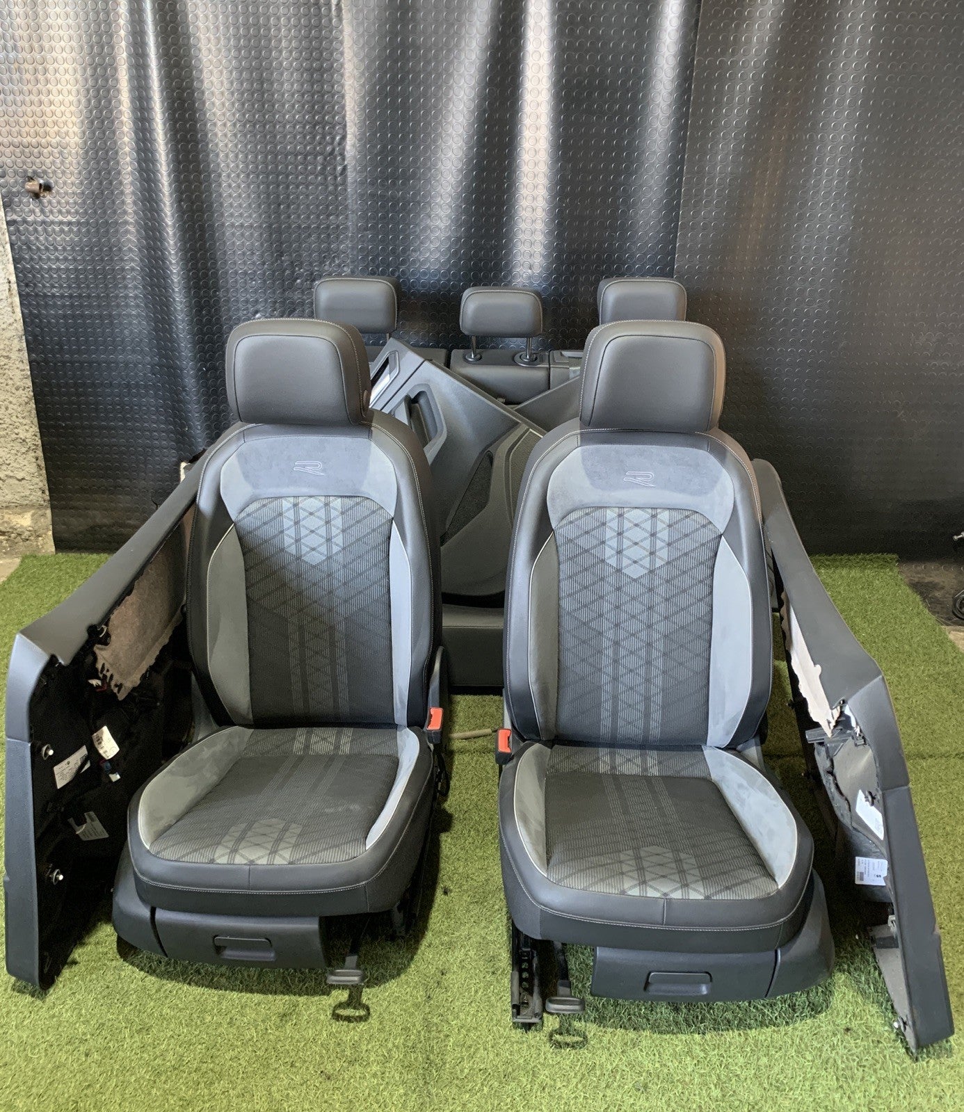 Tappezzeria Volkswagen Tiguan 2023 R Line