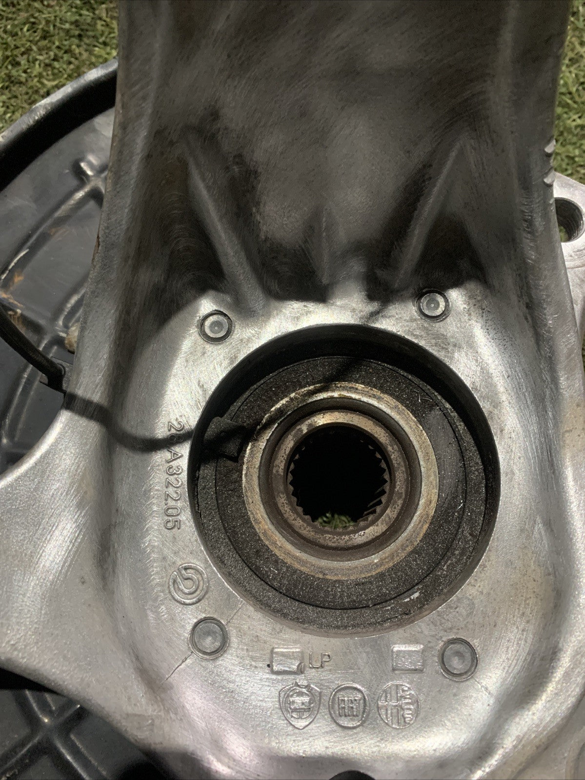 FUSELLO MOZZO MONTANTE ANTERIORE SINISTRO ALFA ROMEO GIULIETTA 1.6D 50514553 (2)