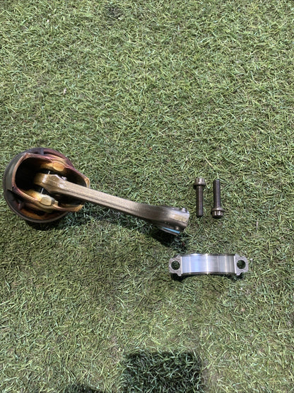 Pistone Motore Volkswagen Polo 2024 1.0 benzina DKL 04C107065AT (3)