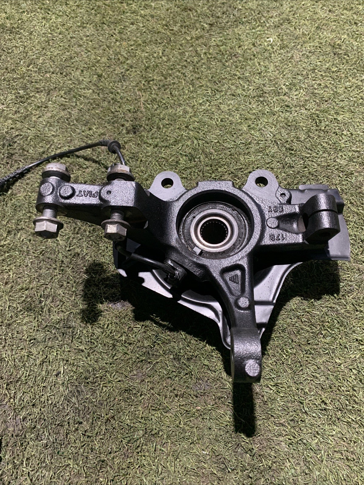 Mozzo Montante Fusello Anteriore Sinistra Fiat 500L 1.3 MJT 51910432