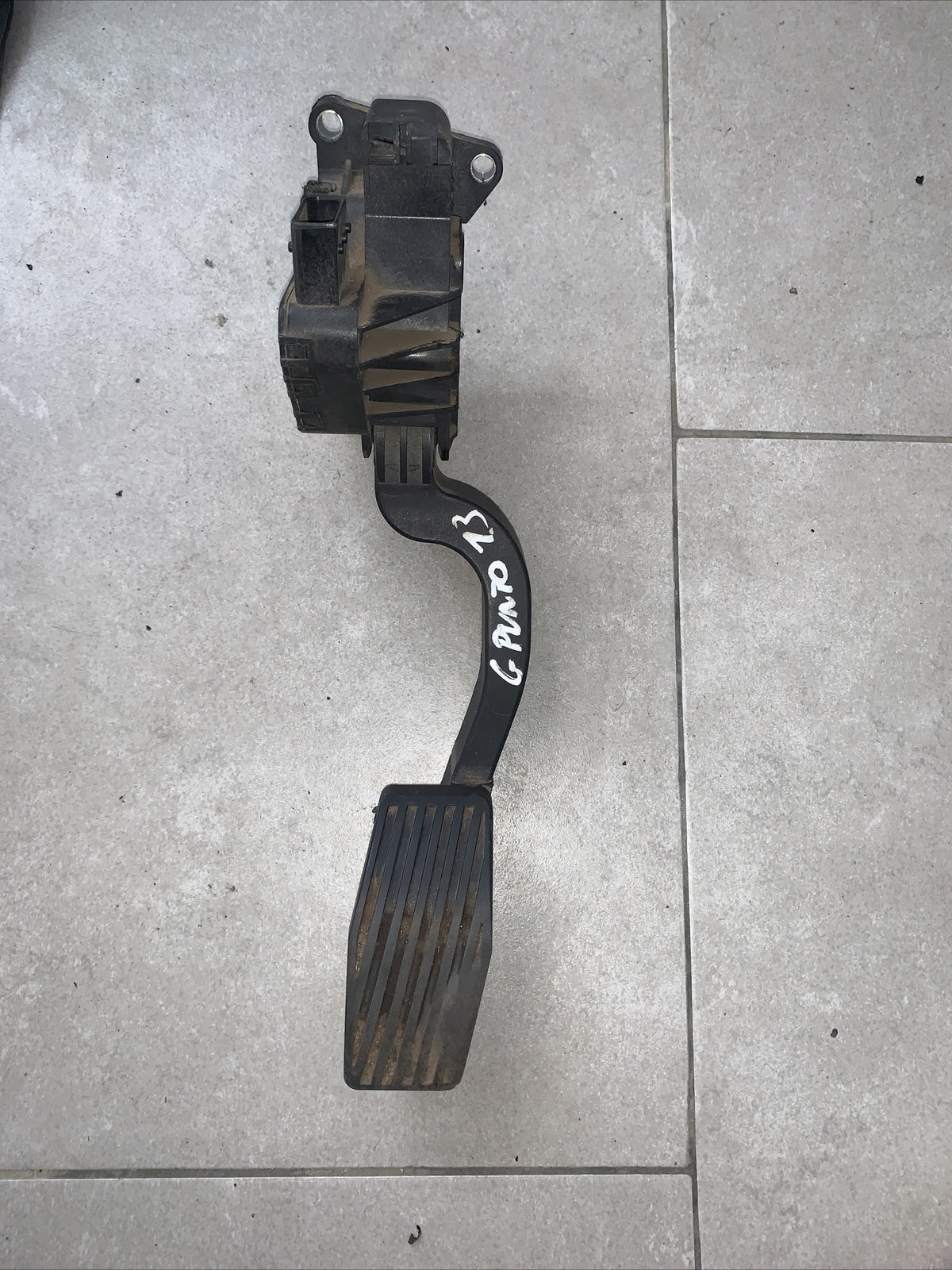 PEDALE ACCELERATORE FIAT GRANDE PUNTO-PUNTO EVO  55702020