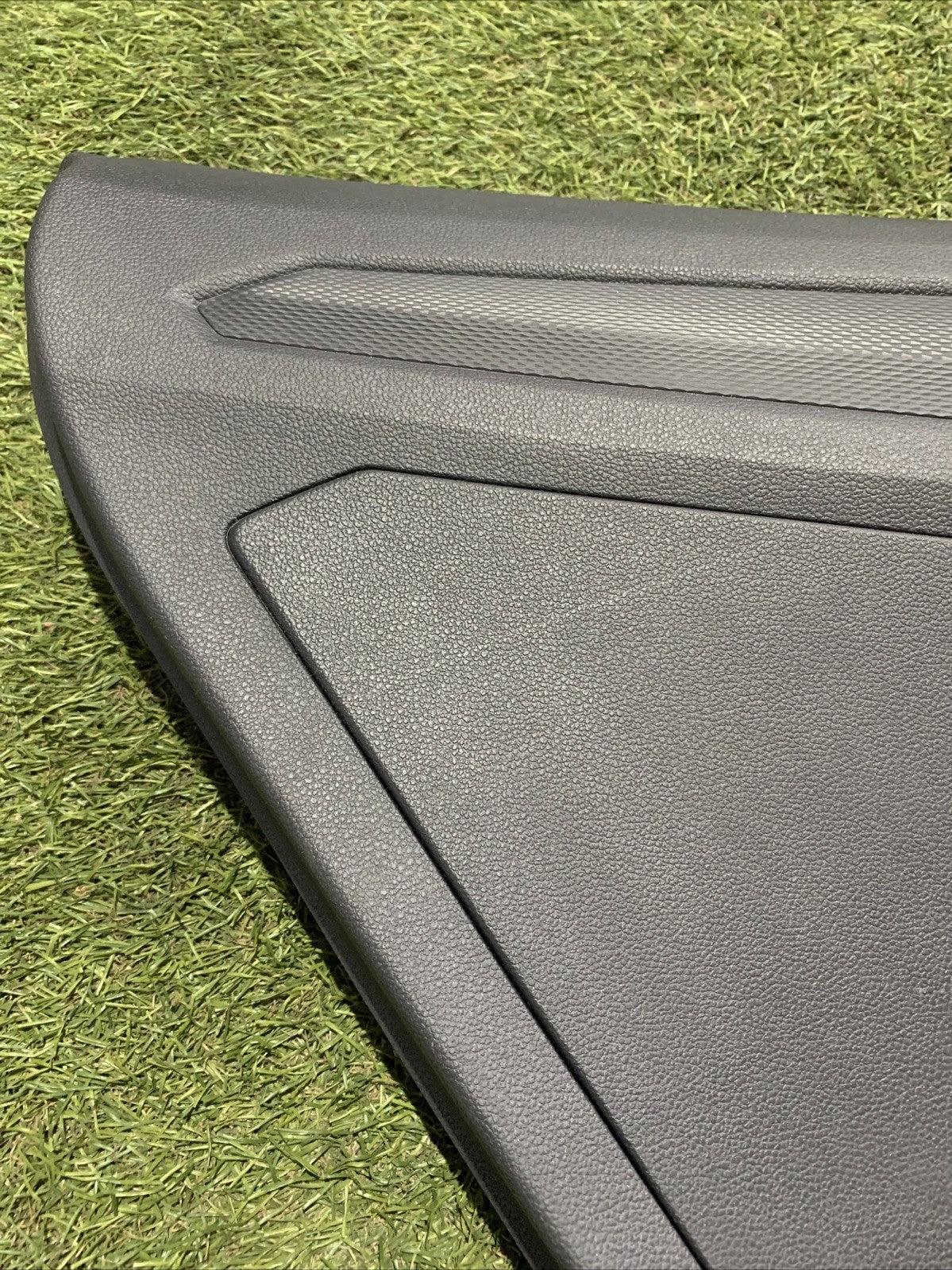 PANNELLO INTERNO PORTA POSTERIORE SINISTRO VOLKSWAGEN T-ROC (2022) 2GA867211