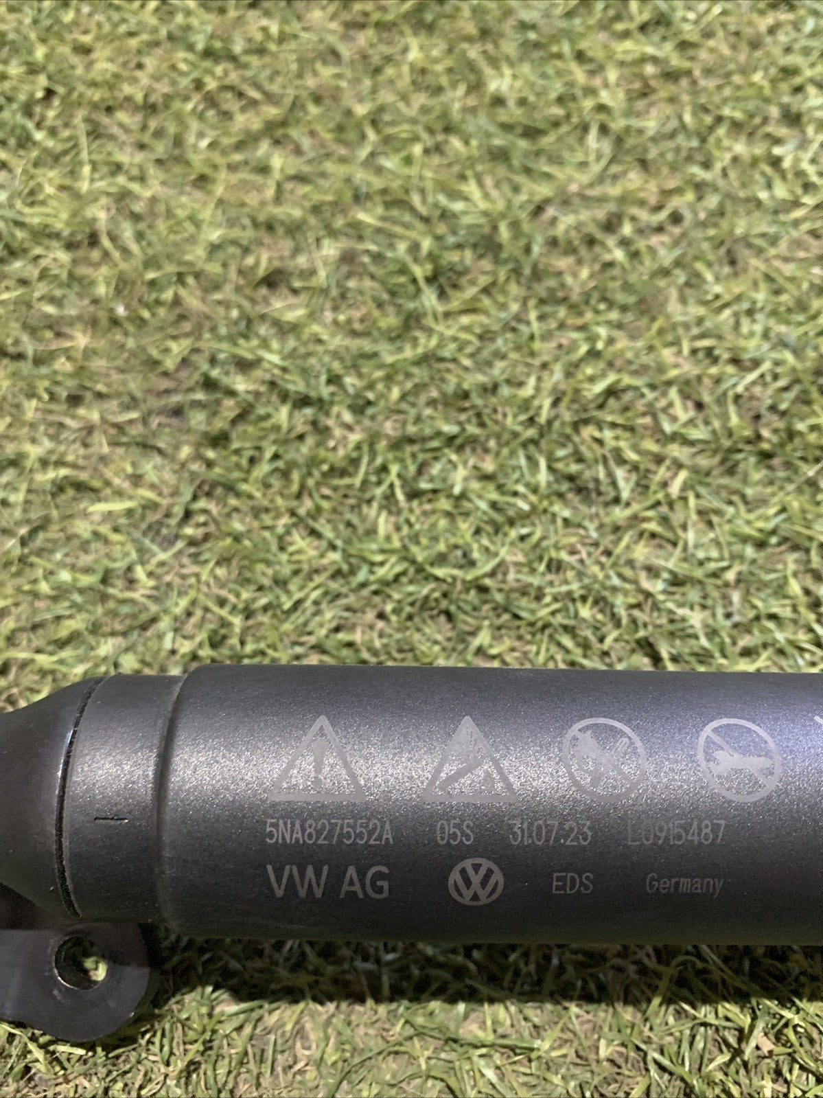 Pistoncino Destro Cofano Baule Posteriore Volkswagen Tiguan 2023 5NA827552A