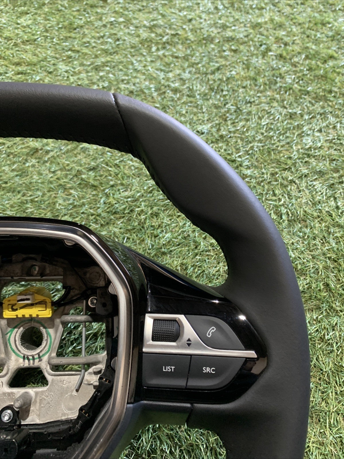 Volante In Pelle Multifunzioni Peugeot 2008 2025 98546457ZD