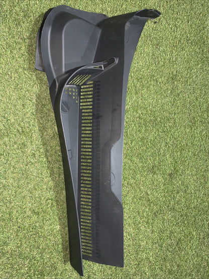 GRIGLIA GOCCIOLATOIO DESTRO VOLKSWAGEN T-CROSS Serie 2GM819404