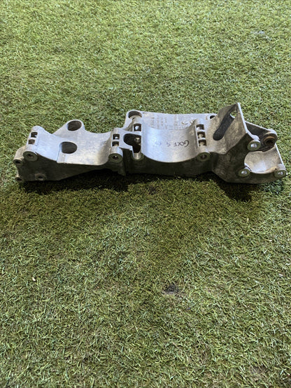 Supporto Alternatore Volkswagen Golf 4 1.9 Diesel 045903143C