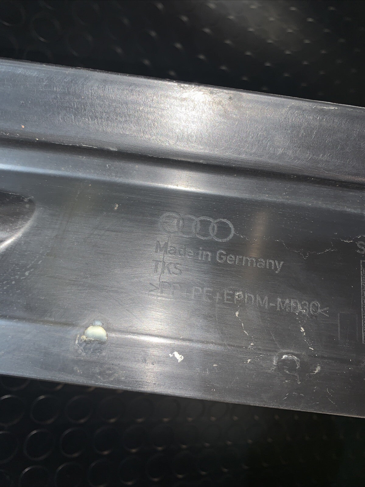 Minigonna Sotto Scocca Sinistra Audi Q7 2016 4M0825211