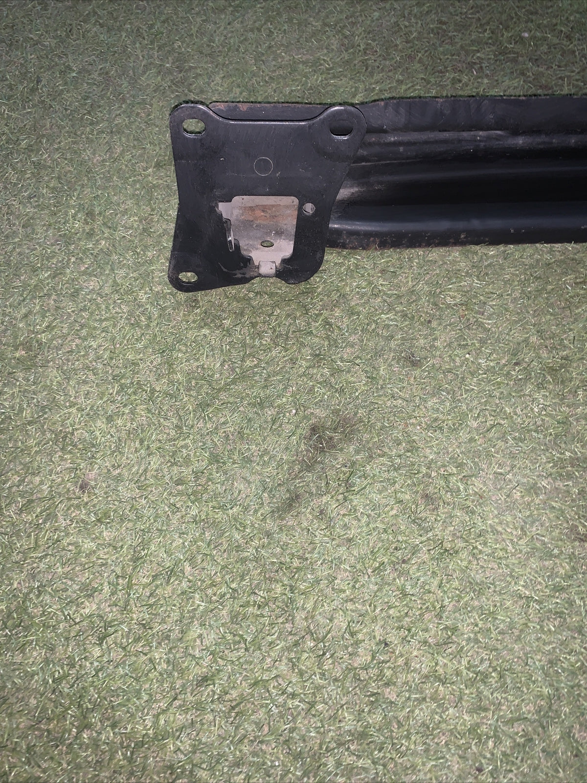 5K0807585A TRAVERSA PARAURTI POSTERIORE VOLKSWAGEN GOLF 6 2.0 3 PORTE