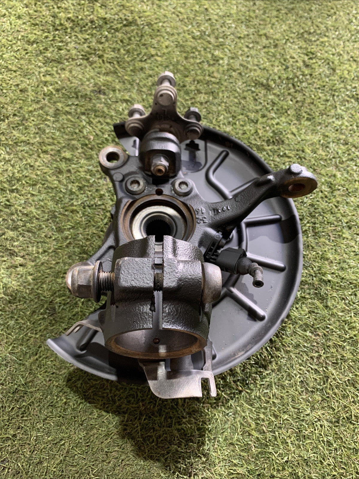 Mozzo Montante Fusello Anteriore Sinistro Audi Q3 8UB 2014-2018 2.0 Diesel