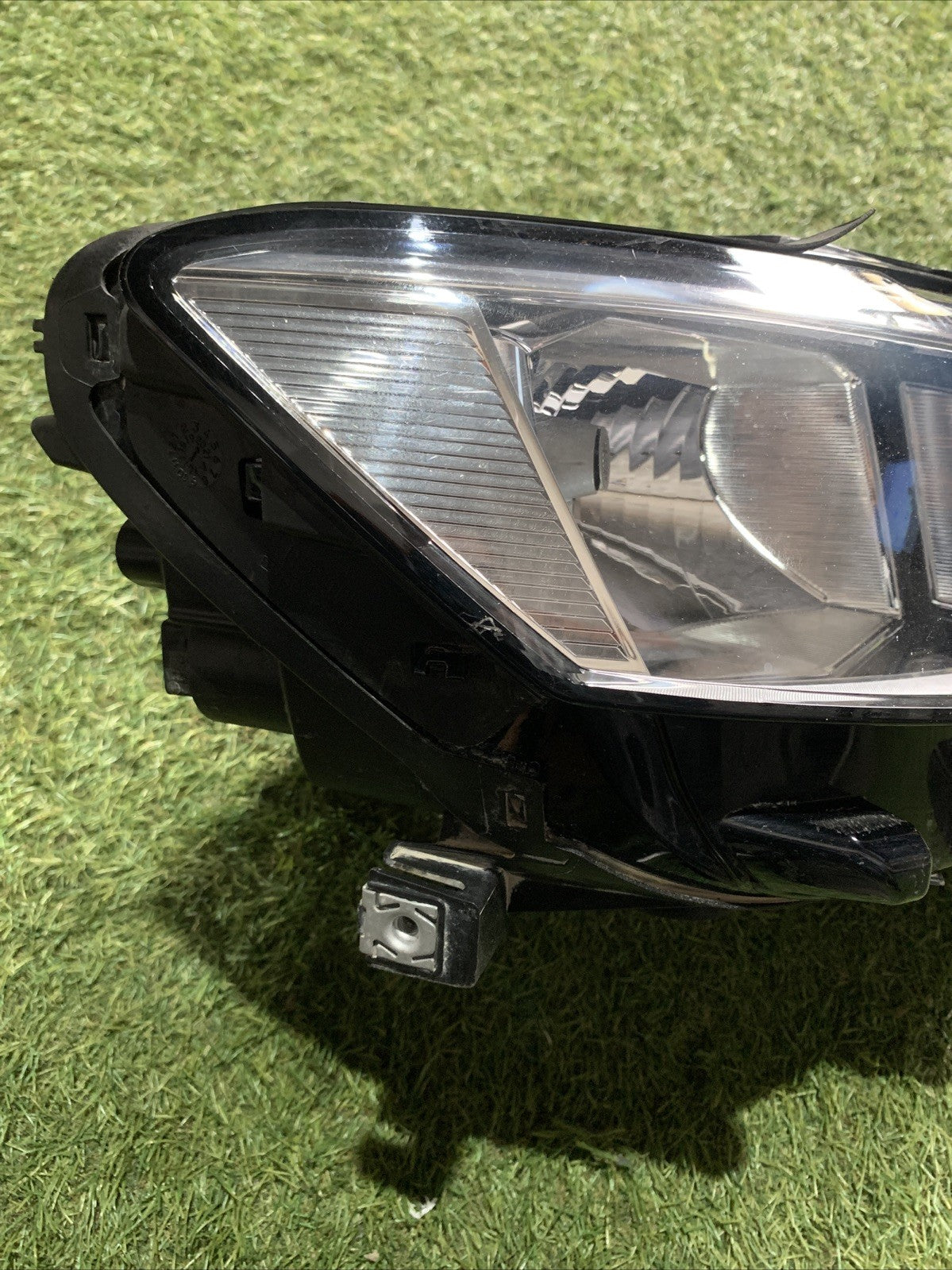FARO FANALE ANTERIORE DESTRO DX PER VOLKSWAGEN T-Roc Serie 2GA941006B (17>)