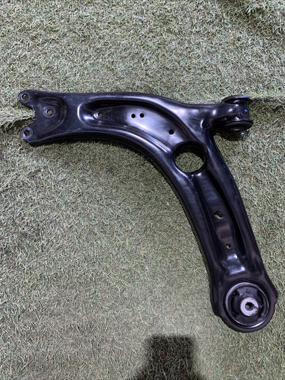 BRACCIO OSCILLANTE ANTERIORE SINISTRO VOLKSWAGEN TIGUAN 2023 1.5 BENZ 3Q0407151P
