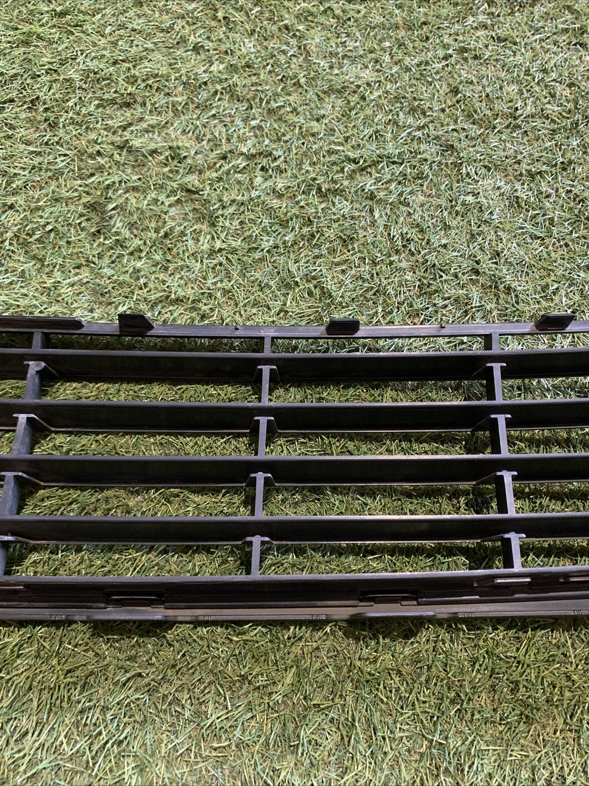 GRIGLIA PARAURTI PER VOLKSWAGEN Golf 6 Berlina 5K0853677