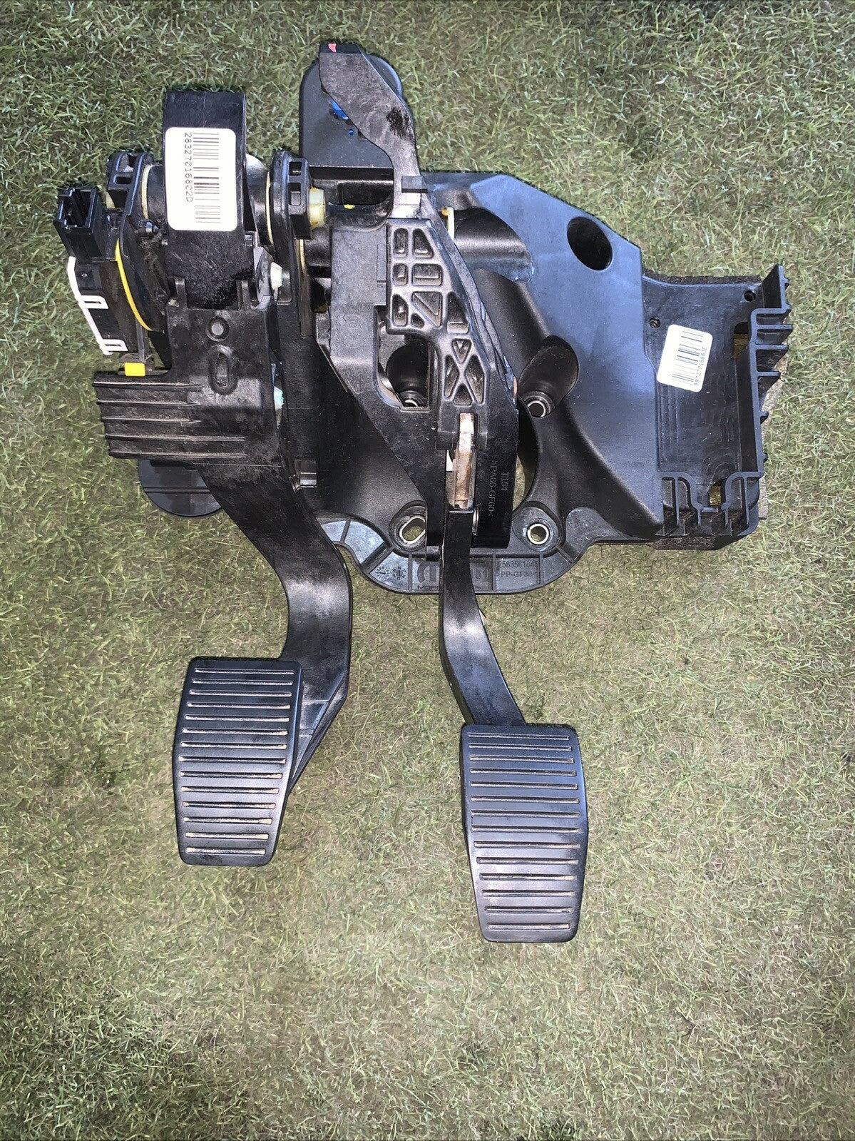 PEDALIERA FRENO FRIZIONE FIAT TIPO 1.6 ANNO 2019 CODICE 2583561045