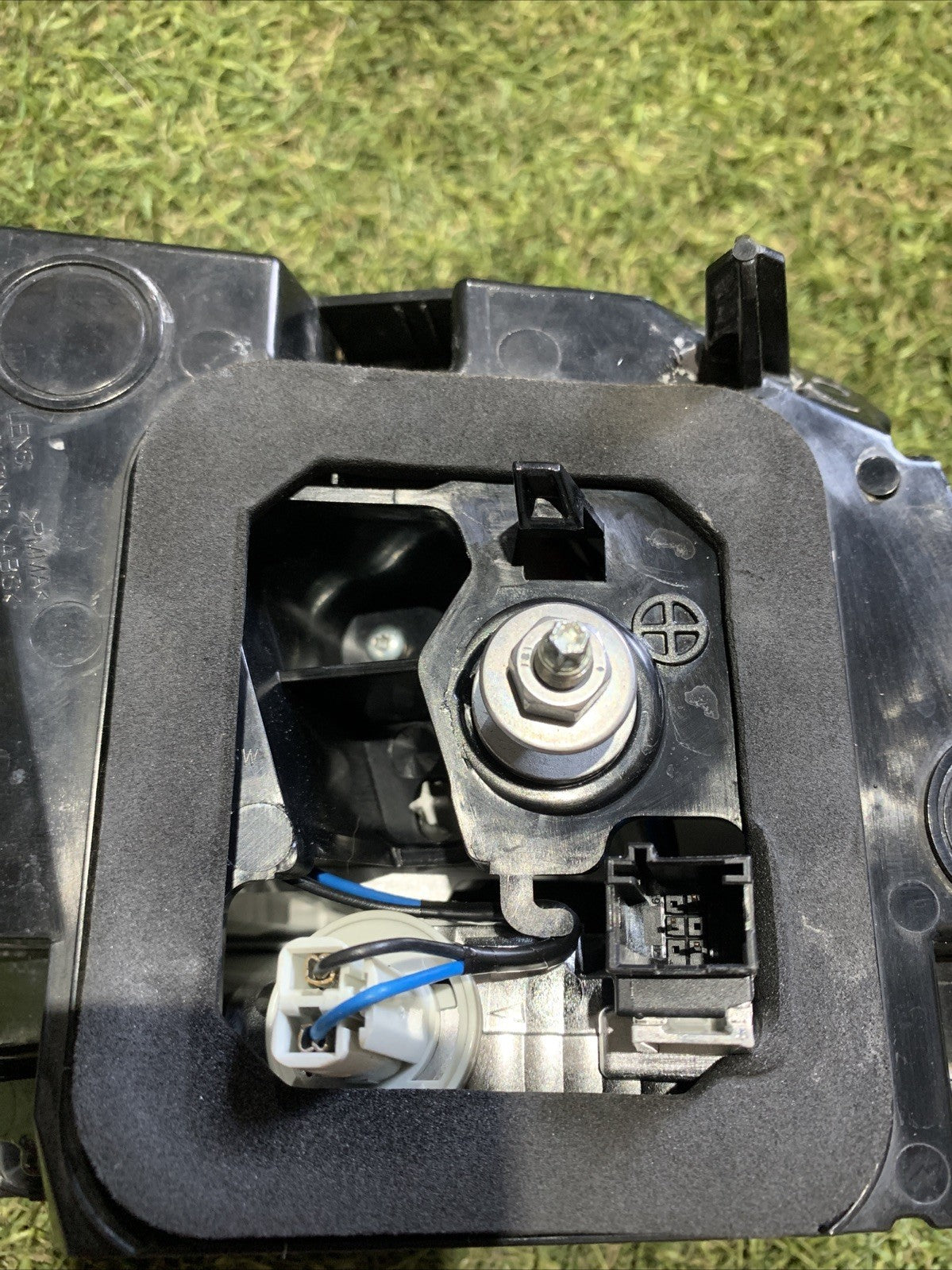 STOP POSTERIORE DESTRO INTEGRATO NEL PORTELLO PER PEUGEOT 3008 2017 9810477780