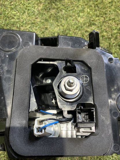 STOP POSTERIORE DESTRO INTEGRATO NEL PORTELLO PER PEUGEOT 3008 2017 9810477780