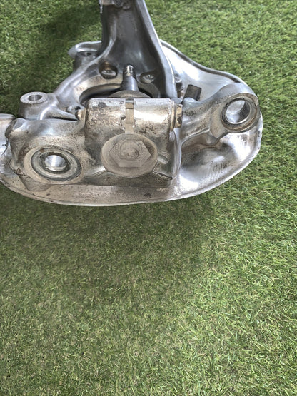 Mozzo Montante Anteriore Sinistro Audi A4 2011 3.0