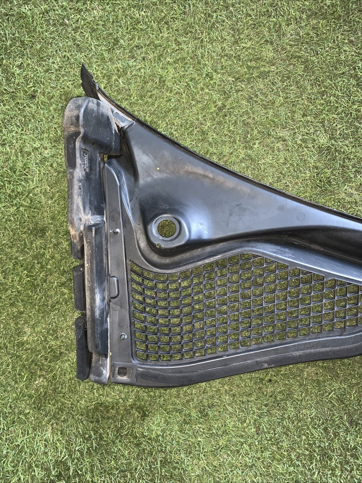 52025006 PLASTICHE PROFILO ESTERNO SOTTO PARABREZZA FIAT Tipo berlina 5P