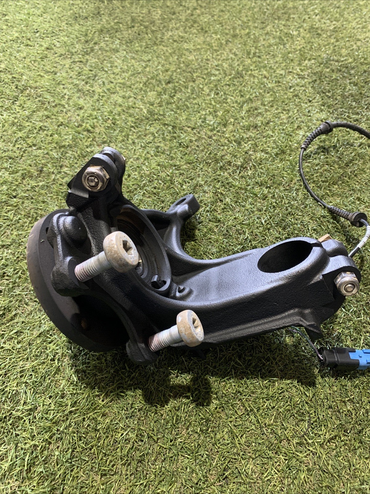 1607557480 MOZZO MONTANTE FUSELLO ANTERIORE SX PEUGEOT 208 2017 1.2