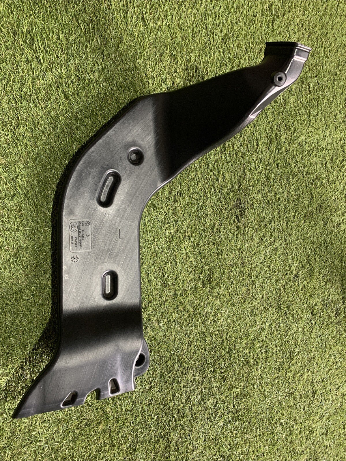 5Q0819805E CONDOTTO AERAZIONE INTERNO CRUSCOTTO LATO SINISTRO VOLKSWAGEN GOLF 8 