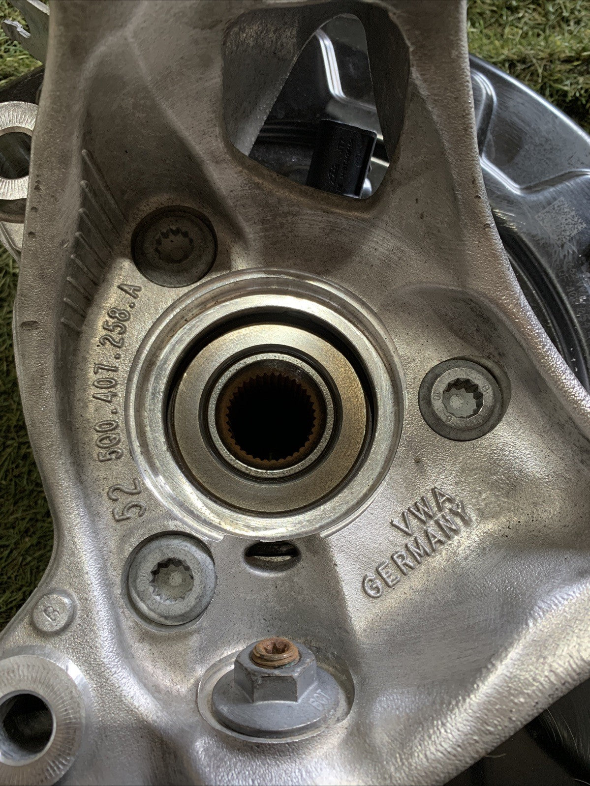 Mozzo Montante Fusello Anteriore Destro Volkswagen Tiguan 2023 1.5B 5Q0407258A