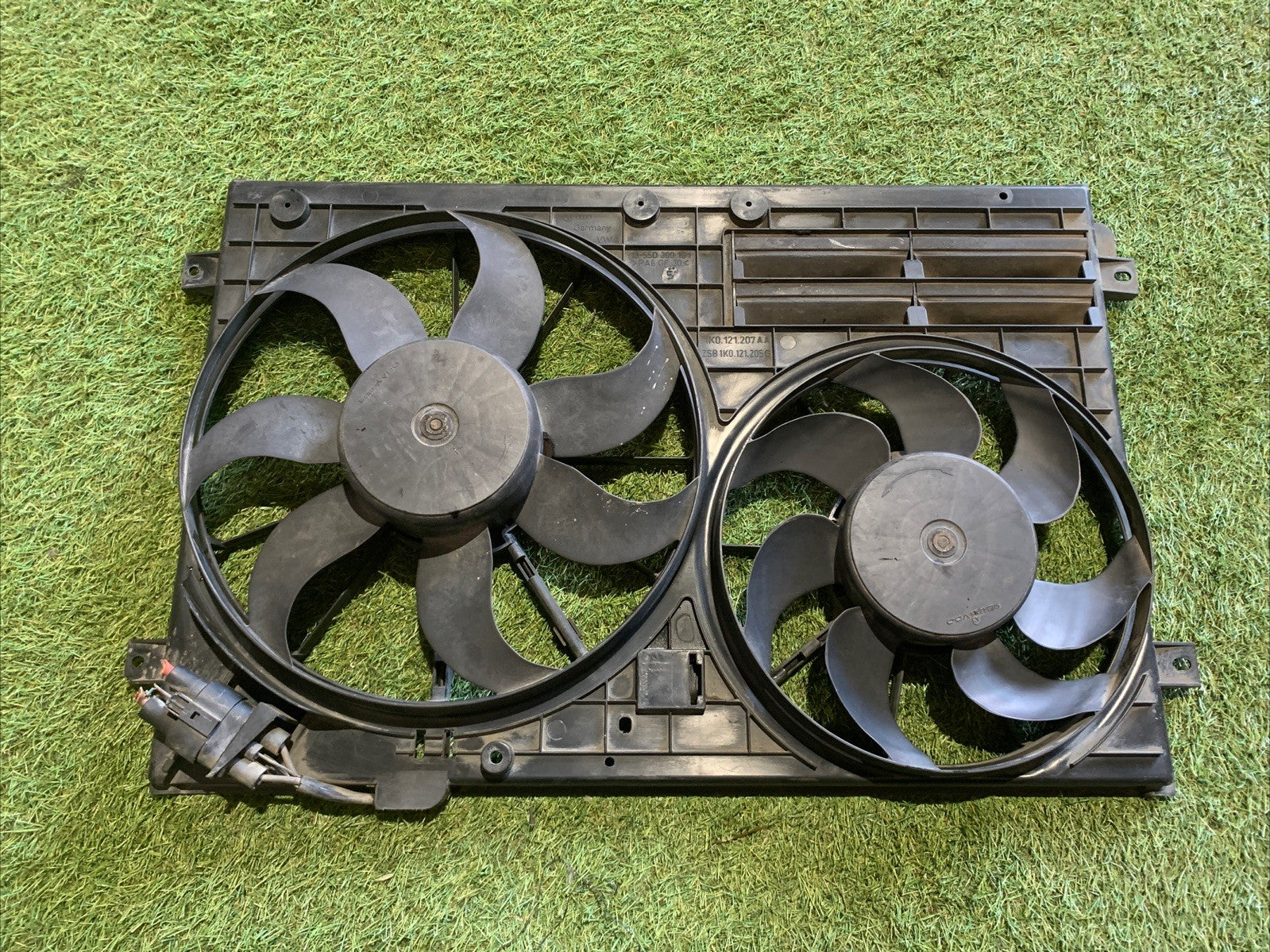 ELETTROVENTOLA RADIATORE VOLKSWAGEN GOLF V 2.0 TDI (2007) (1K0121207AA)