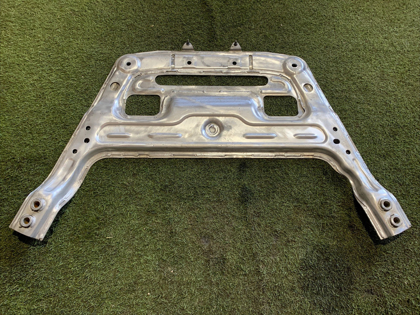 TELAIO AUSILIARIO ANTERIORE MASERATI LEVANTE 3.0 D 670105640