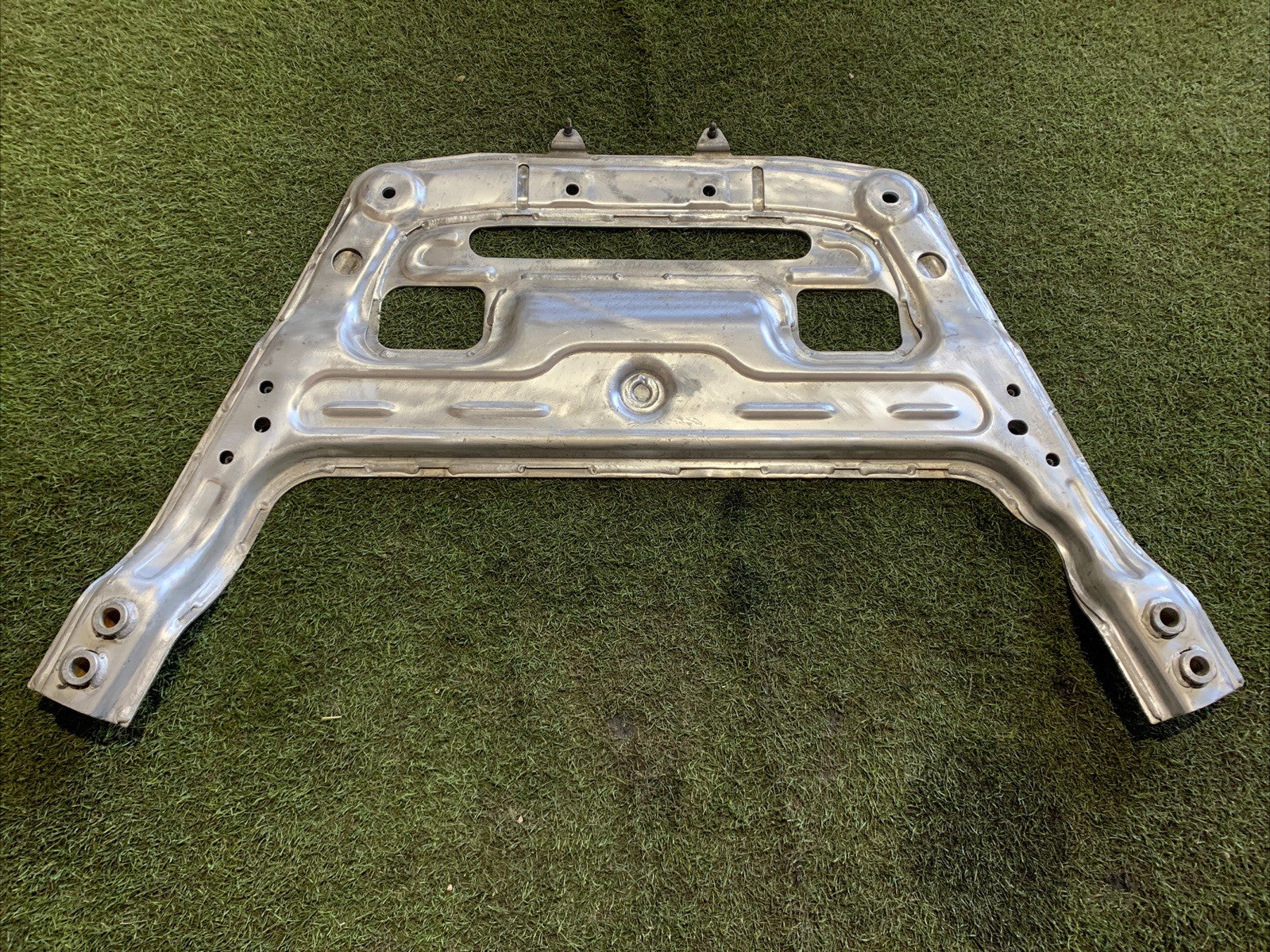 TELAIO AUSILIARIO ANTERIORE MASERATI LEVANTE 3.0 D 670105640