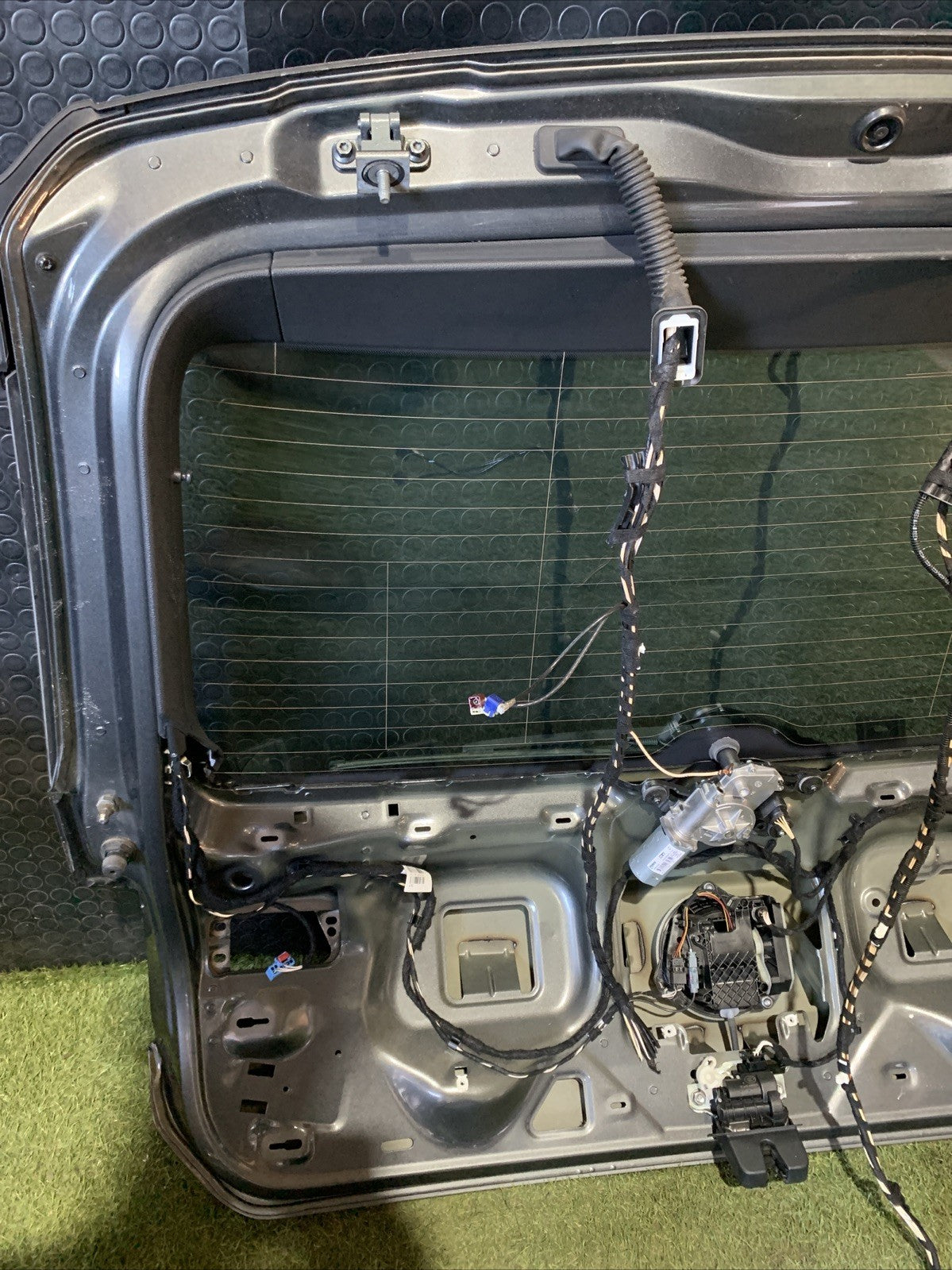 COFANO BAULE PORTELLONE POSTERIORE VOLKSWAGEN T-ROC 2023