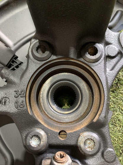 Mozzo Montante Fusello Anteriore Sinistro Audi Q3 8UB 2014-2018 2.0 Diesel