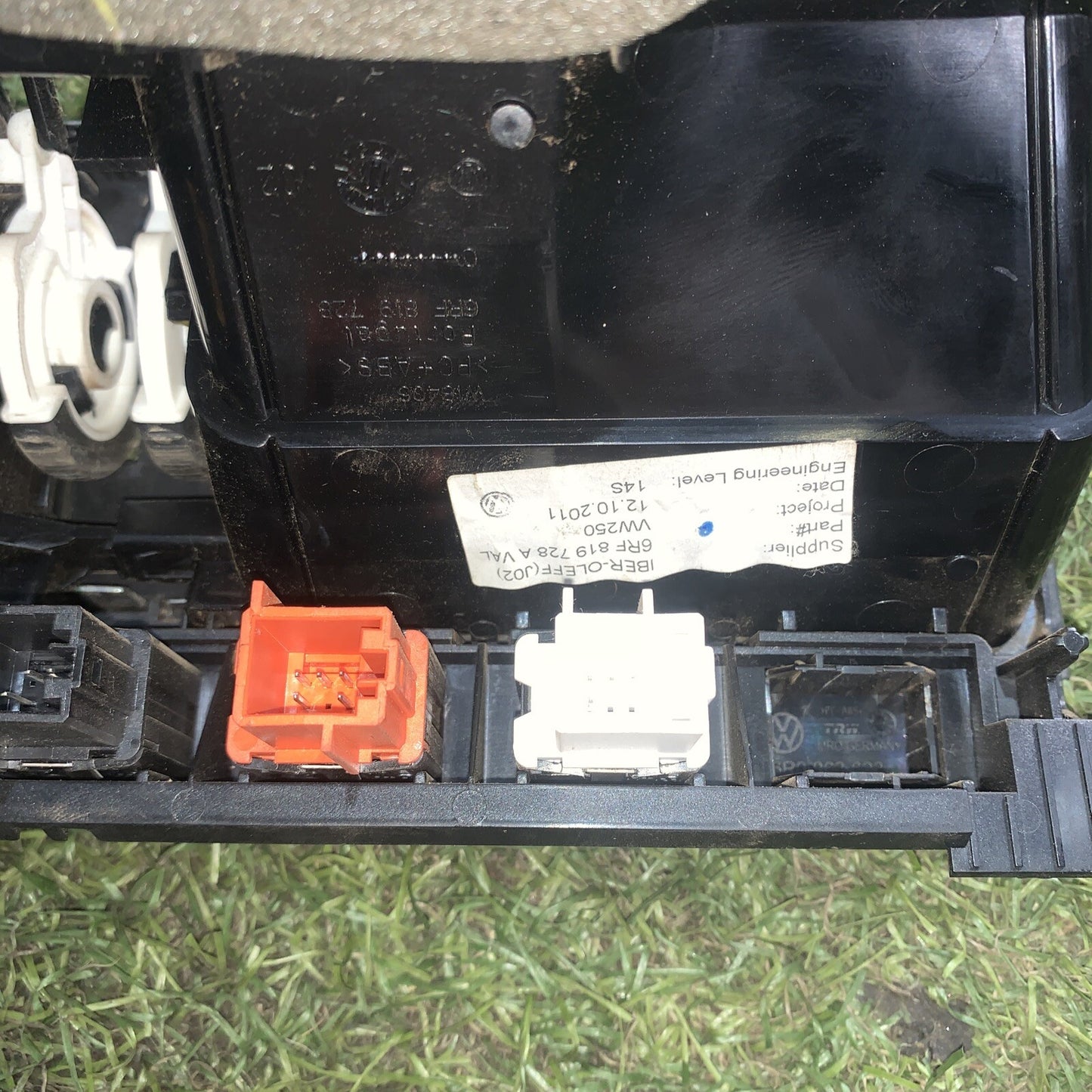 Bocchette aerazione cruscotto centrale VOLKSWAGEN POLO 6R codice 6RF819728A