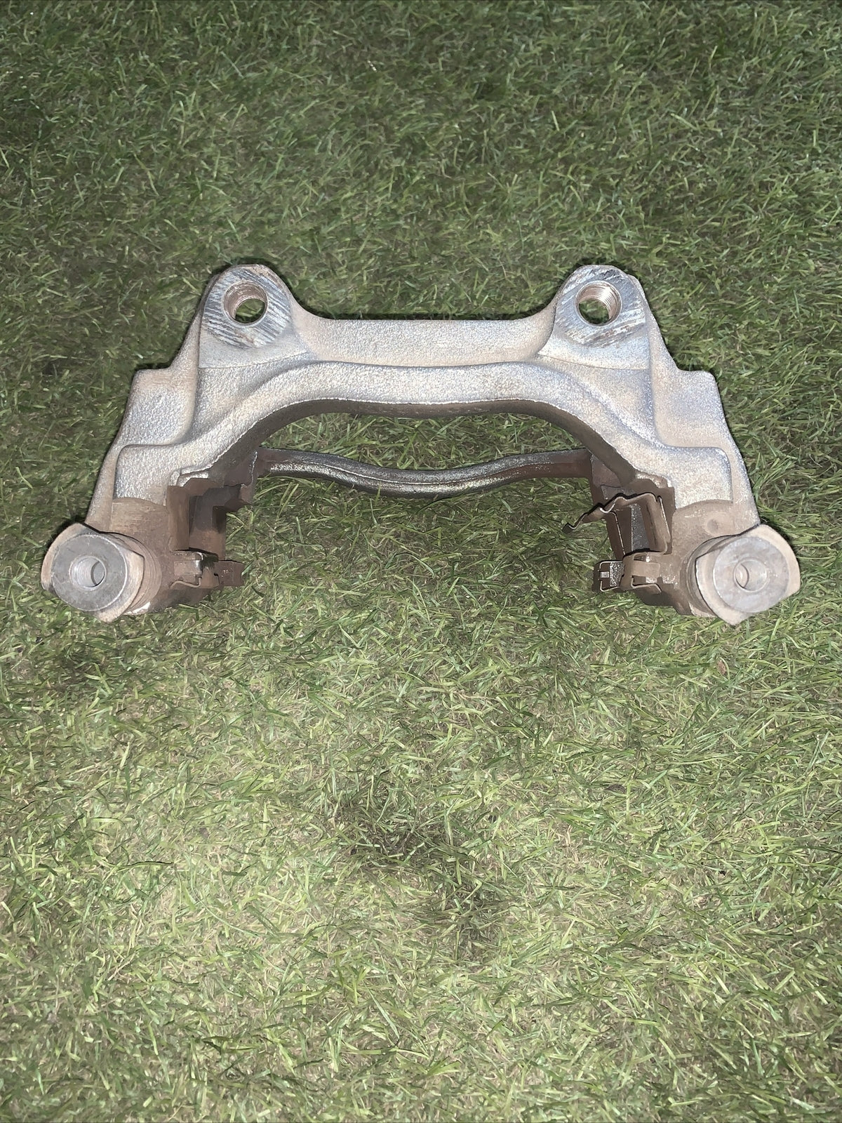 Porta pinza anteriore Sx Fiat Bravo 1.6 (2)