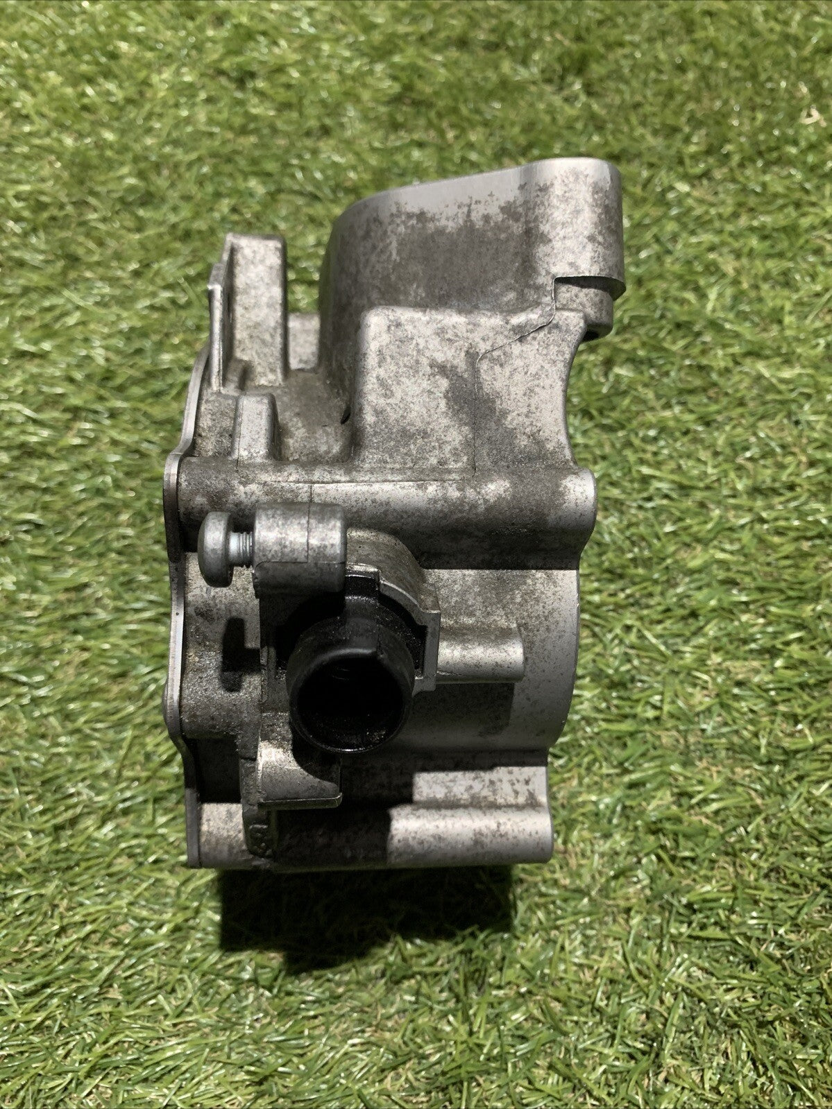 Pompa A Vuoto Volkswagen Golf 7 GTI 245CV 06L145100L (2)