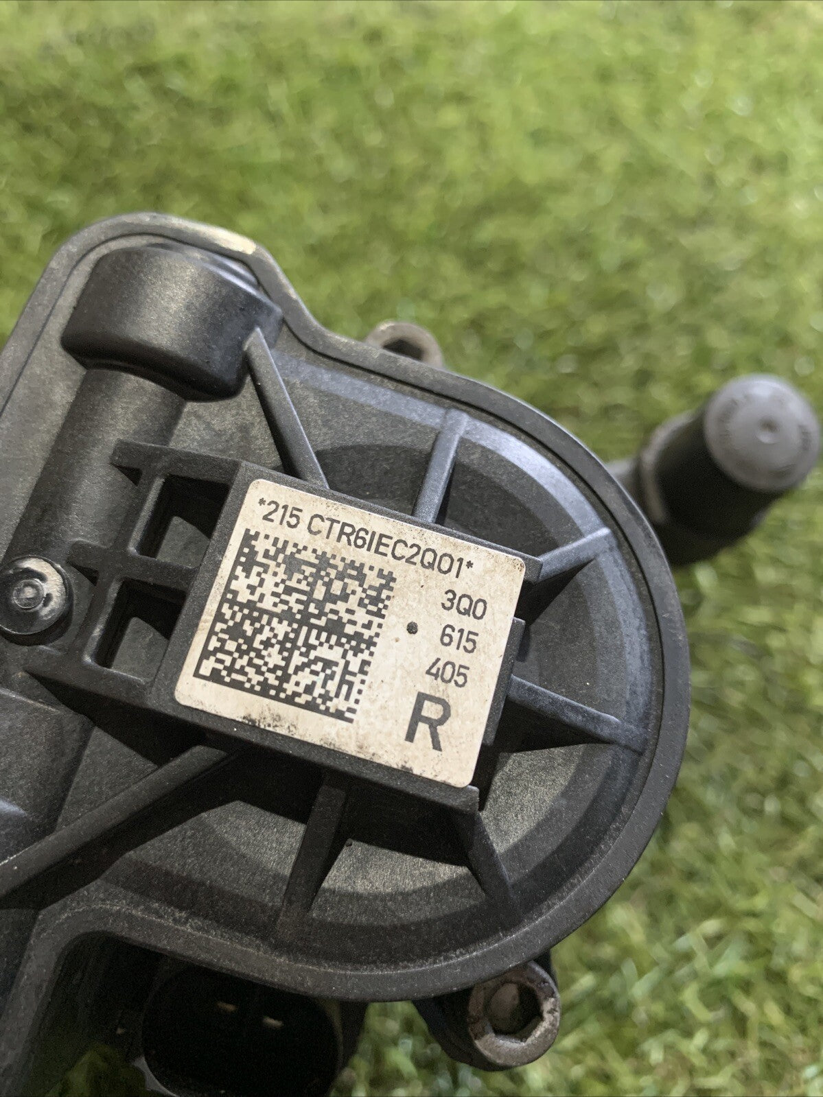 PINZA FRENO POSTERIORE SINISTRA PER VOLKSWAGEN Tiguan Serie 3Q0615405R (16>)