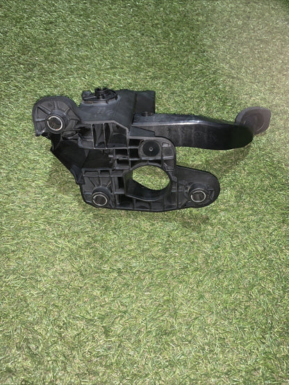 PEDALE FRIZIONE RENAULT TWINGO III 1.0 BENZINA 2014-2019 465030341R A4532900500