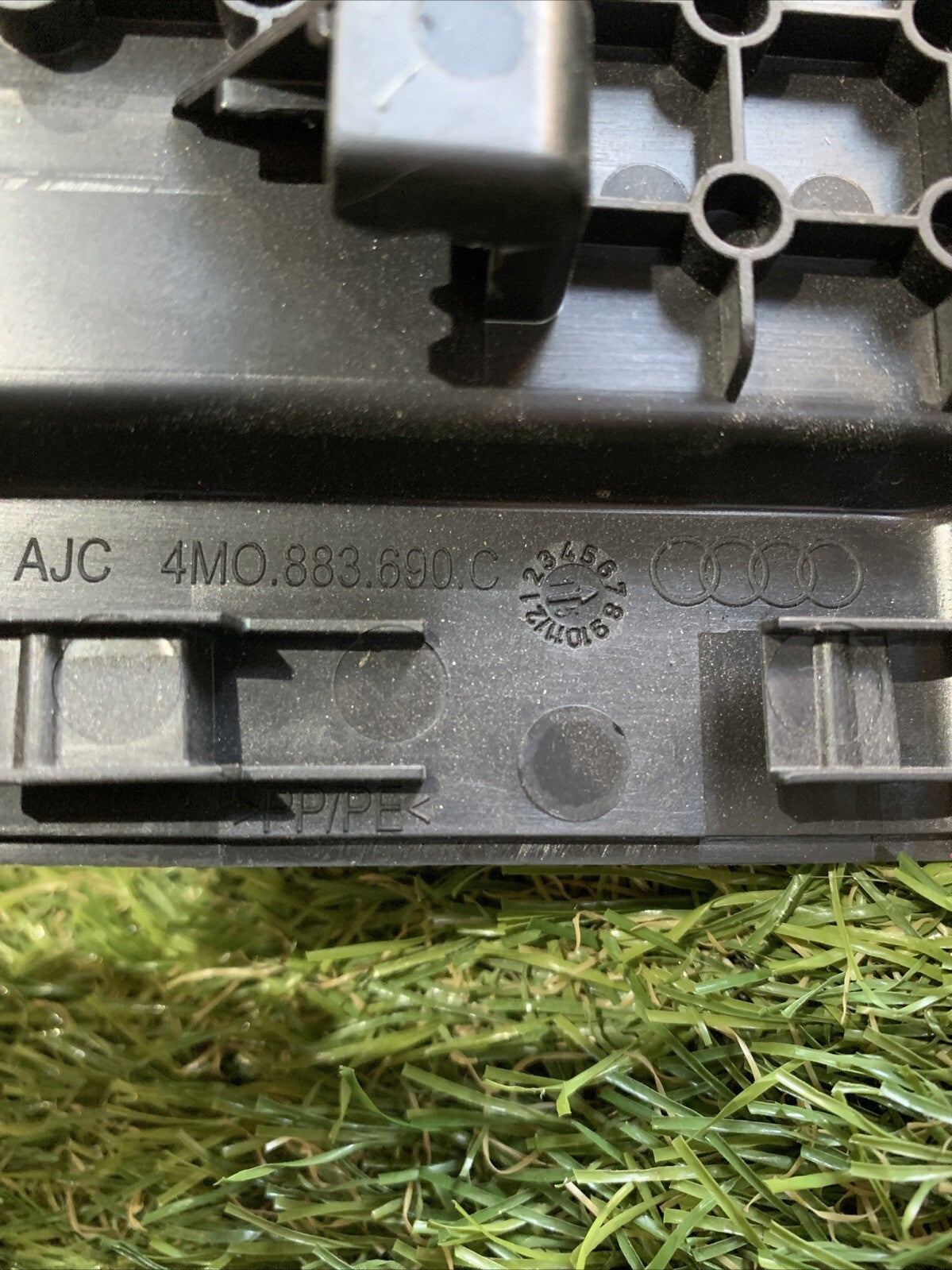 Plastica Sedile Posteriore Destra Audi Q7 2016 4M0883690C