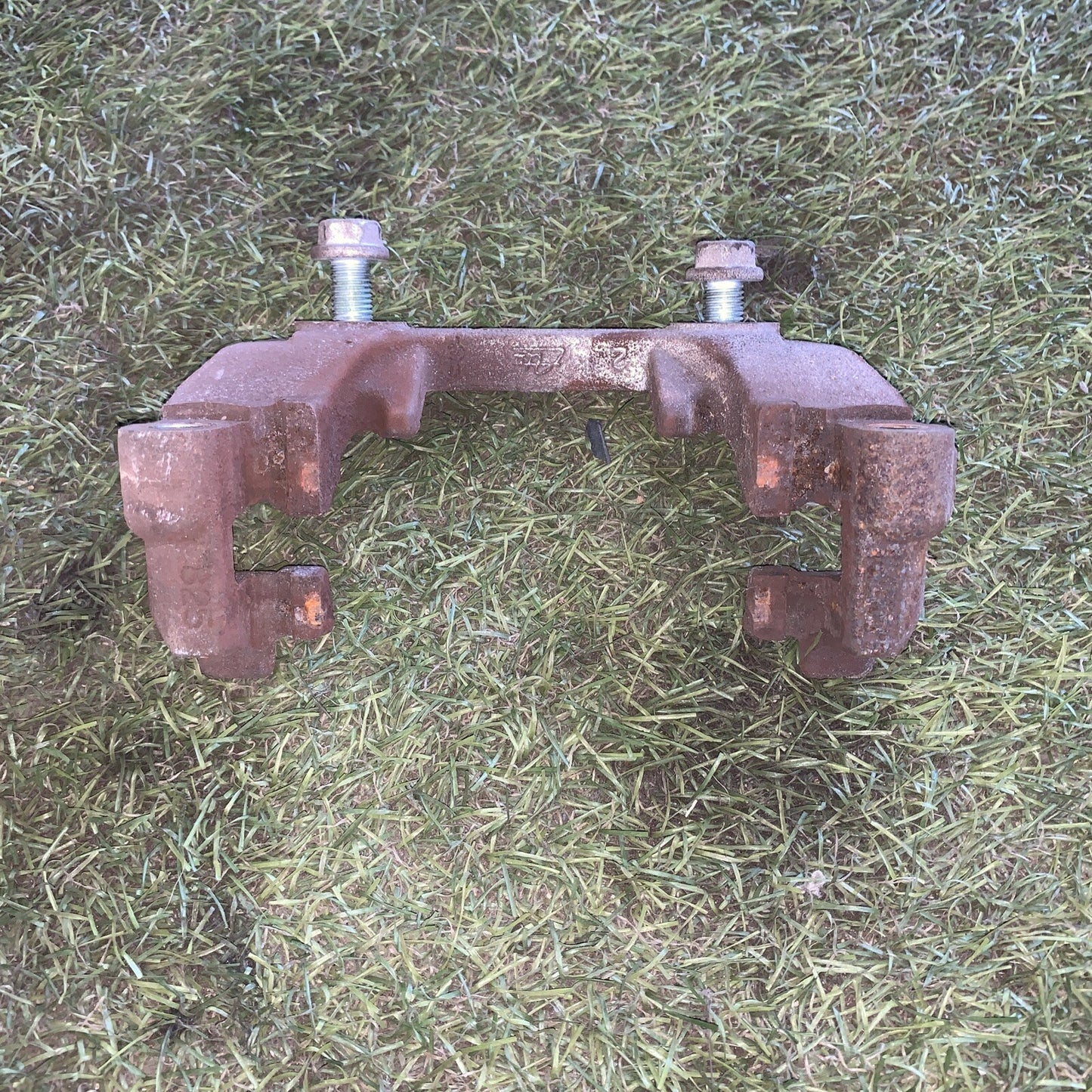 porta pinza freno posteriore Sx toyota yaris 2017-2021