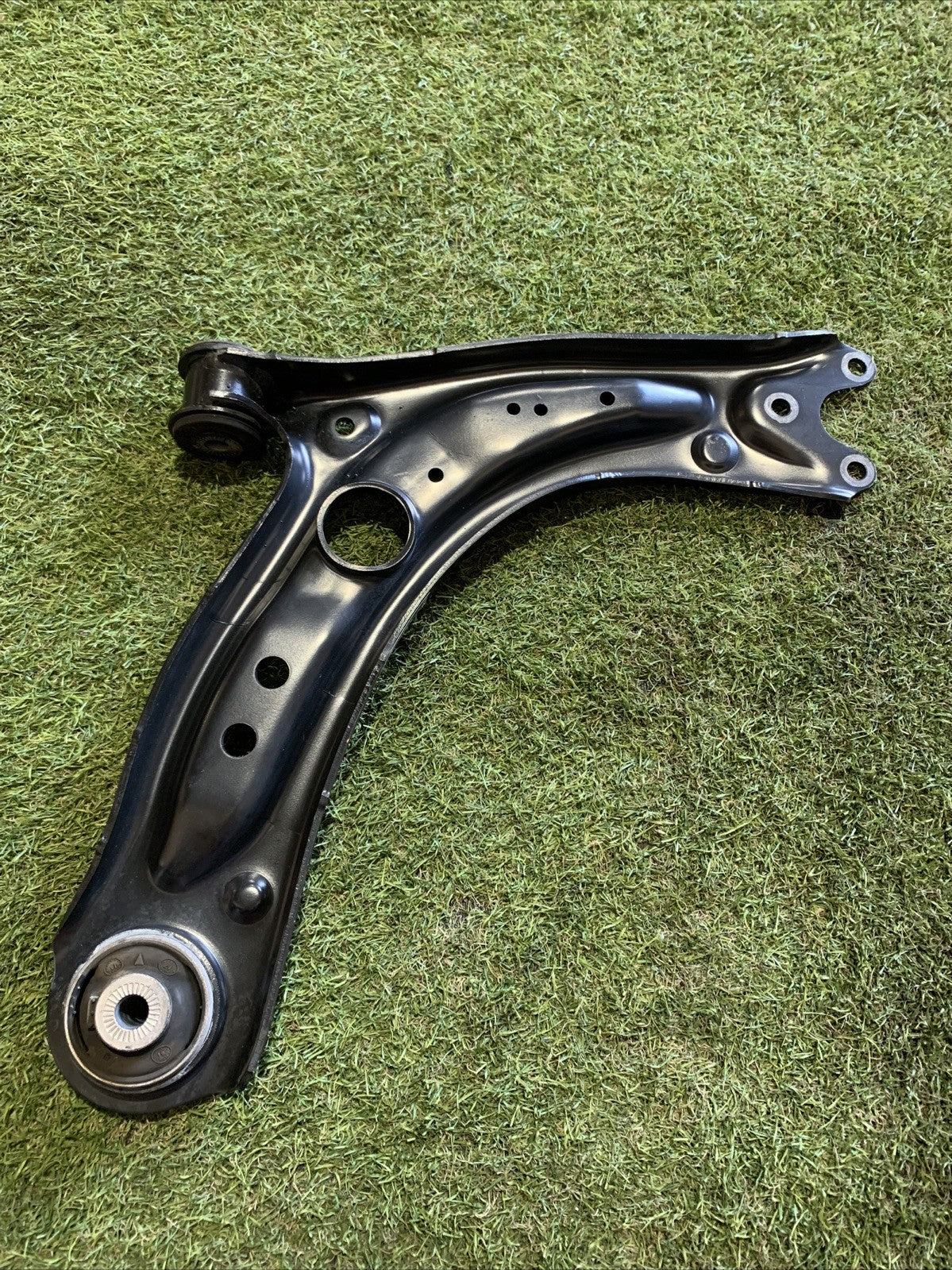 Braccio Oscillante Anteriore Sinistro Audi Q2 2018 81A407151C