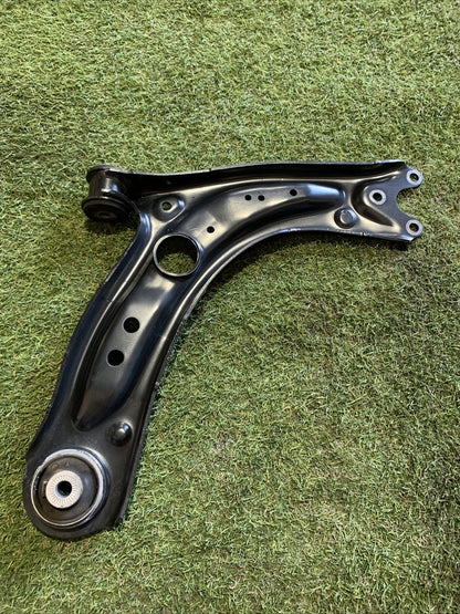 Braccio Oscillante Anteriore Sinistro Audi Q2 2018 81A407151C