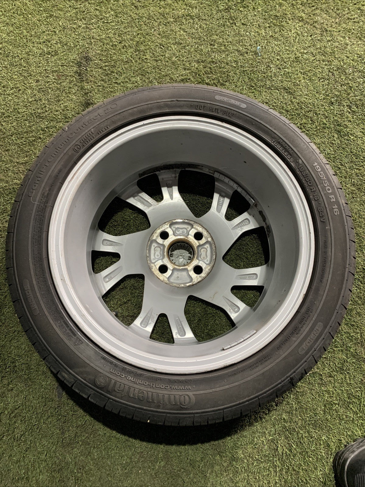 Cerchio In Lega Da 16 Con Gomma Toyota Yaris 2018 42611-0DC70 (1)